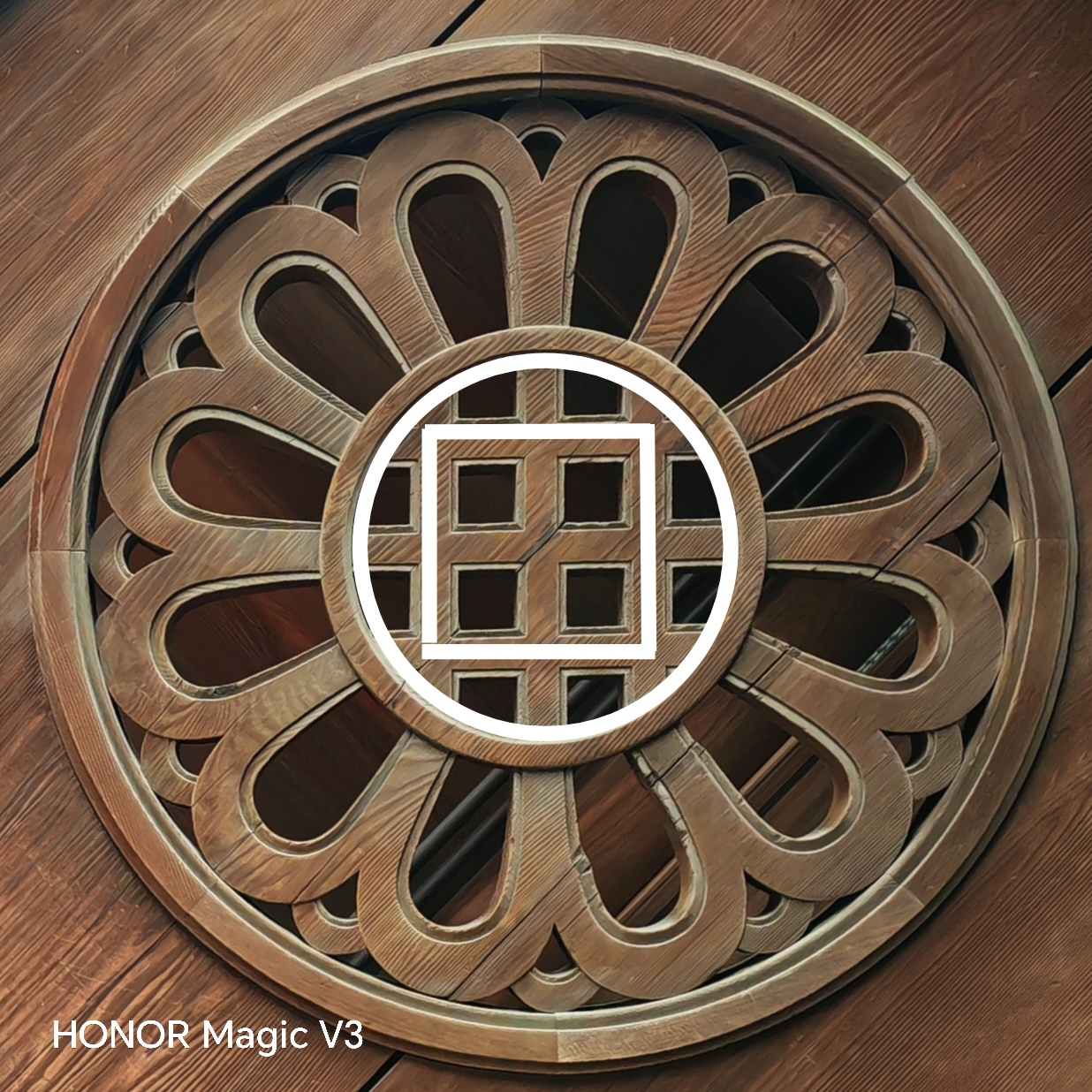 Emperors chrysanthemum crest