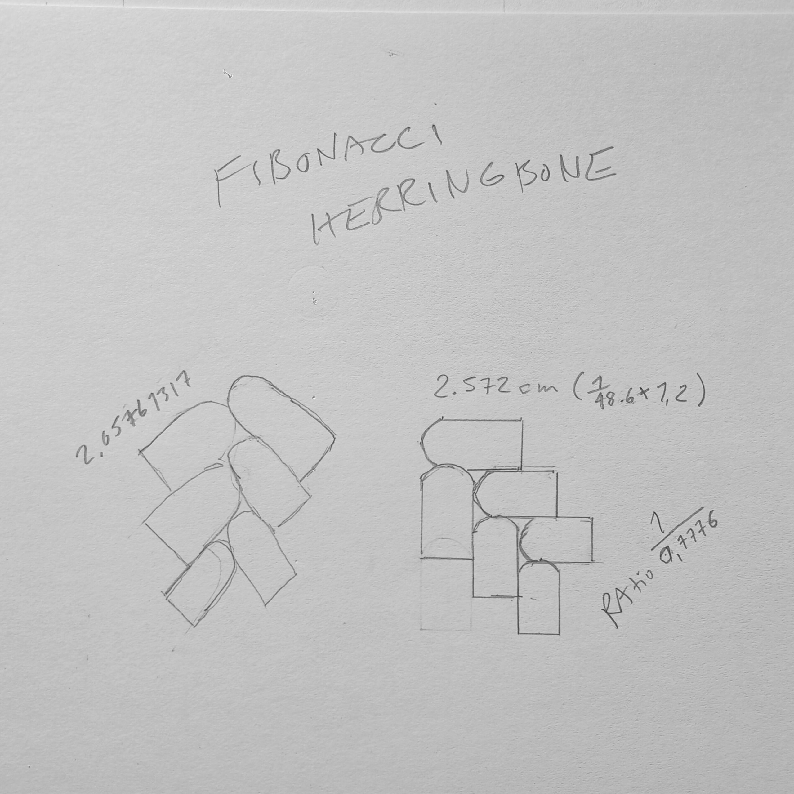 Fibonacci herringbone lattice